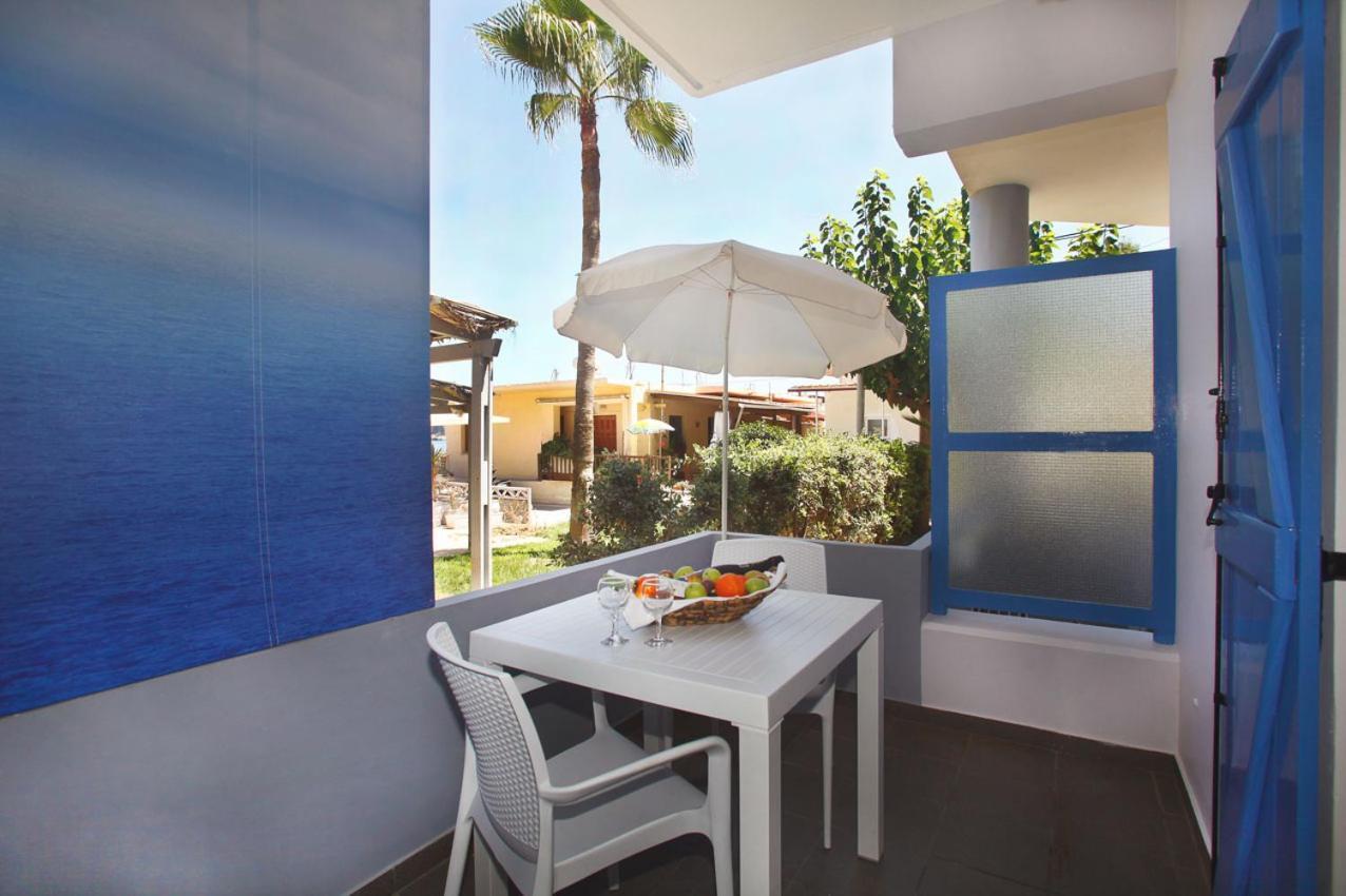 Studios Vasilis Agia Marina  ภายนอก รูปภาพ