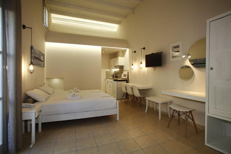 Studios Vasilis Agia Marina  ภายนอก รูปภาพ