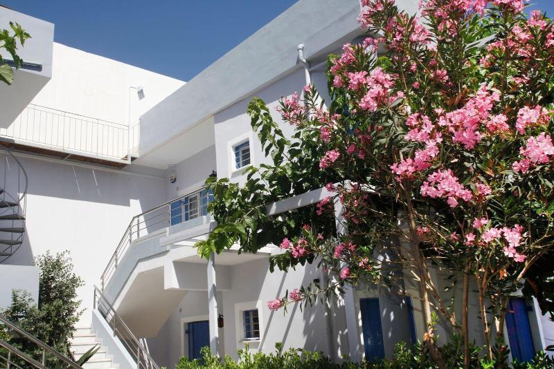 Studios Vasilis Agia Marina  ภายนอก รูปภาพ