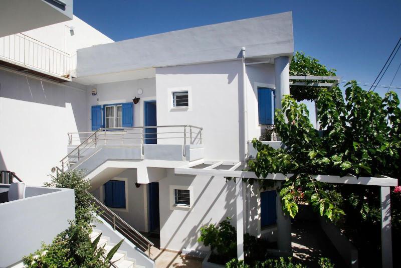 Studios Vasilis Agia Marina  ภายนอก รูปภาพ