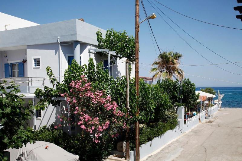 Studios Vasilis Agia Marina  ภายนอก รูปภาพ