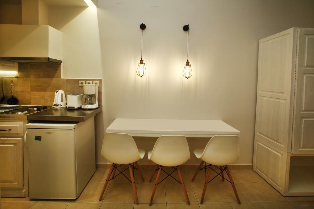 Studios Vasilis Agia Marina  ภายนอก รูปภาพ